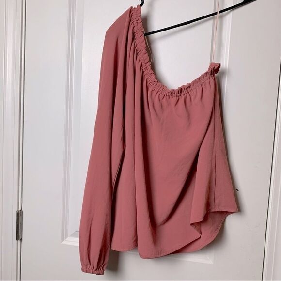 Chelsea28 Tops - Chelsea28 one sleeve medium blush blouse w ruffles